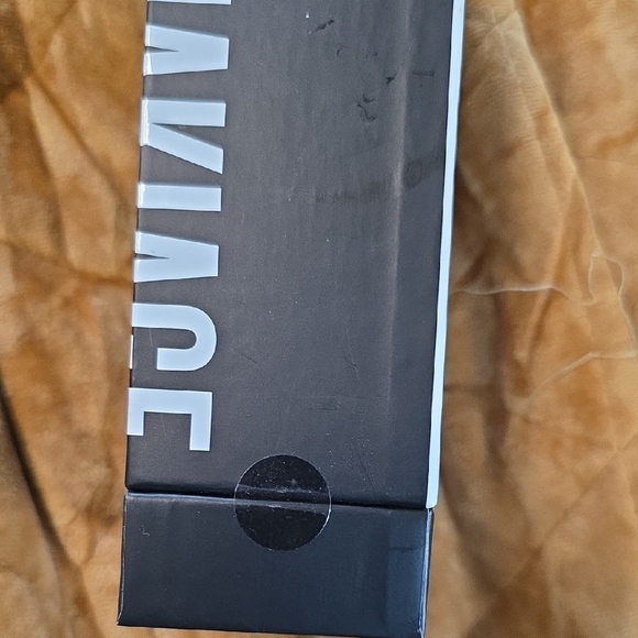 IL MAKIAGE After Party Foundation - #200 - Picture 6 of 10